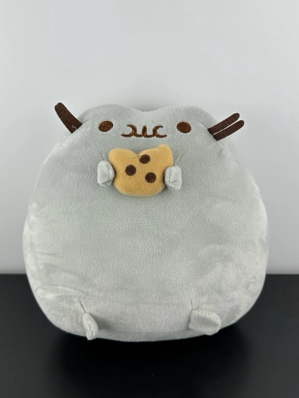 Gund Pusheen Cat Snackable Chocolate Chip Cookie 9” Beanbag Plush Stuffed Animal